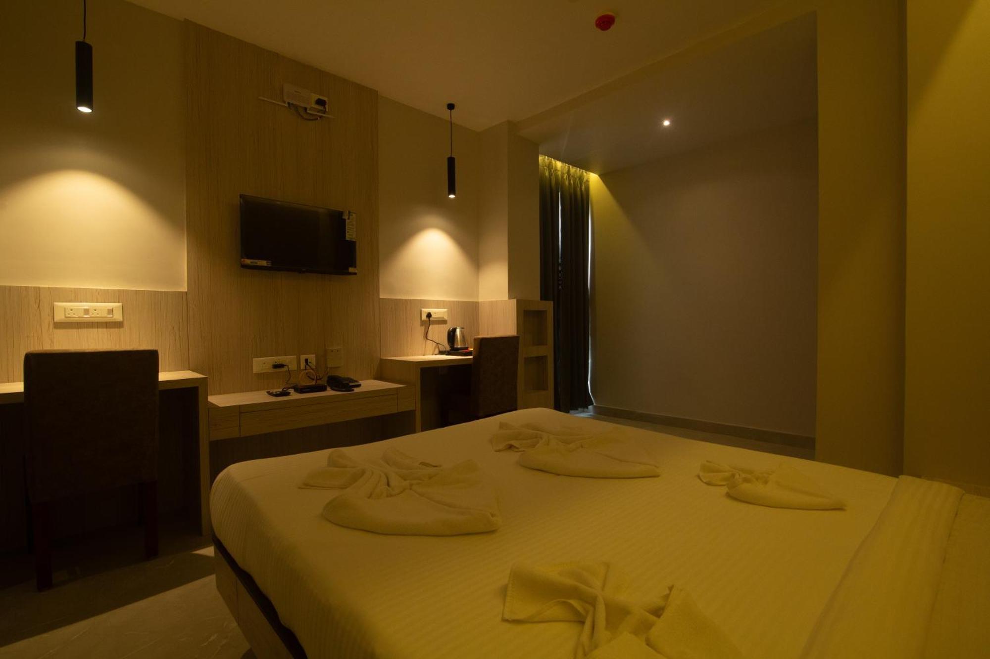 Hotel Palace View Murshidabad Bagian luar foto